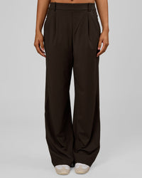 Woman wearing StretchShift Wide Leg Pant Tall - Ground Coffee | Model:Rosie | Size:S | Thumbnail Index: 1