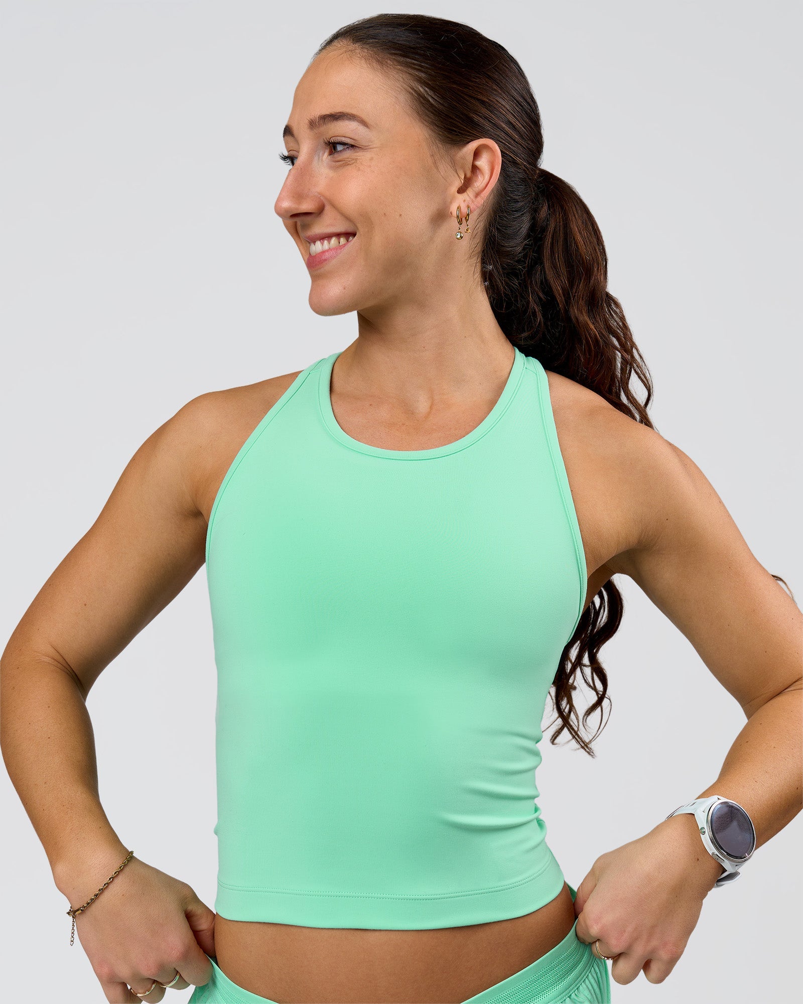 Woman wearing Flow Performance Tank 2.0 - Jelly Mint | Model:Summer | Size:S