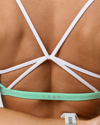 Woman wearing Tempo Sports Bra - Jelly Mint-White | Model:Summer | Size:S | Thumbnail Index: 4