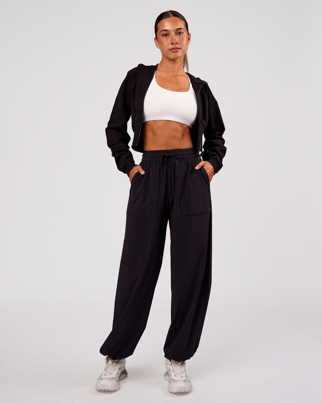 Woman wearing Bend Woven Pant - Black | Model:Charli | Size:XS - view 6