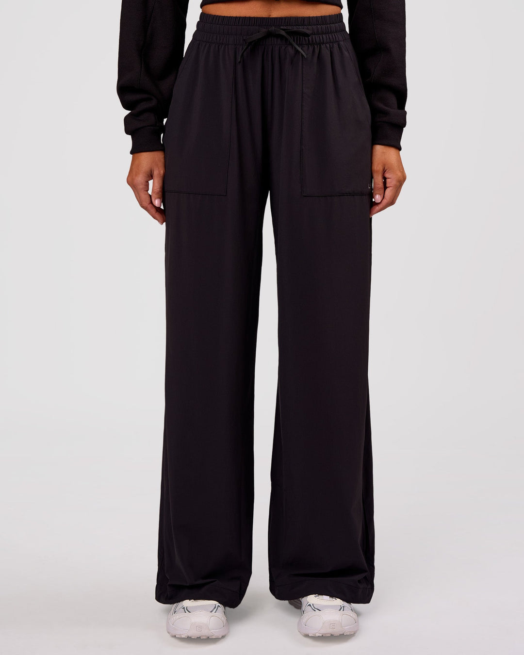 Woman wearing Bend Woven Pant - Black | Model:Charli | Size:XS - view 10
