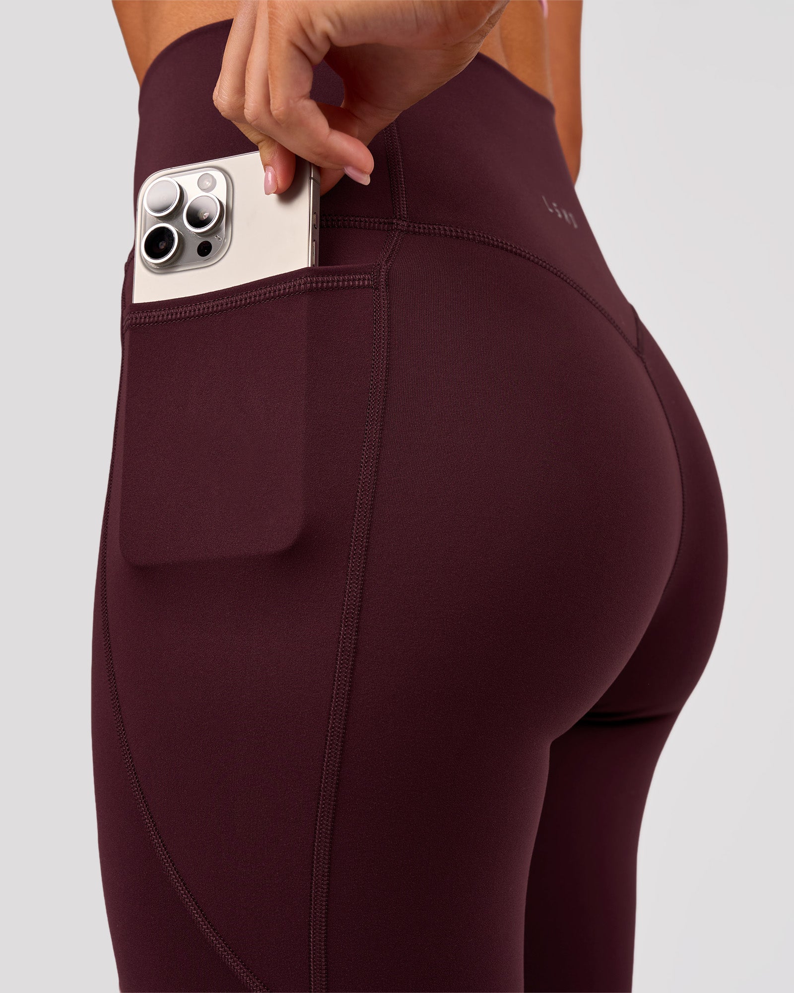 Fusion V Contour Ultra High-Rise 3/4 Legging Pockets - Cherry