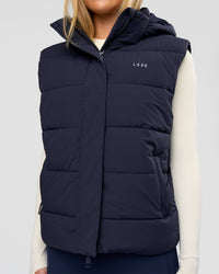 Woman wearing Go-To Puffer Vest - Future Navy | Model:Issy | Size:XS | Thumbnail Index: 4