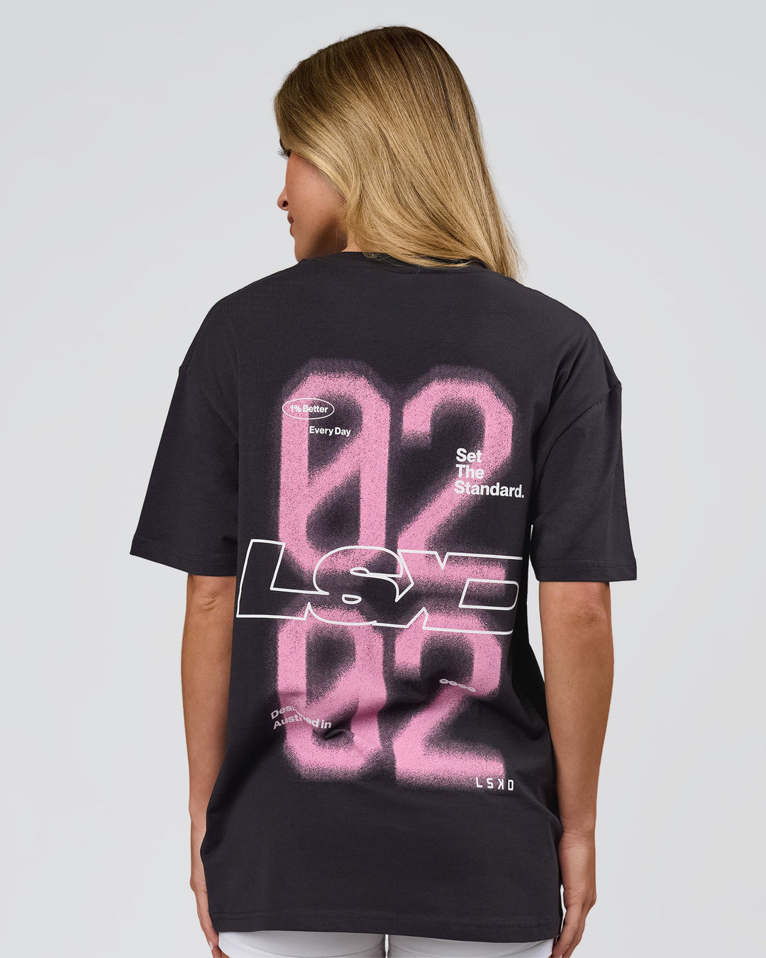 Woman wearing SoCal 26 FLXCotton Oversize Tee  - Onyx-Pink Rose | Model:Issy | Size:XS - view 3