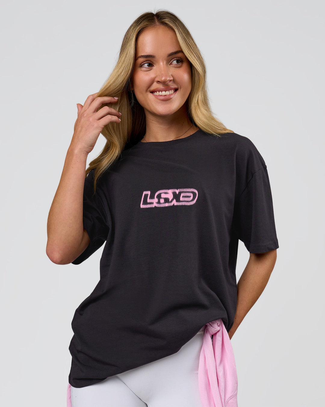 Woman wearing SoCal 26 FLXCotton Oversize Tee  - Onyx-Pink Rose | Model:Issy | Size:XS - view 6