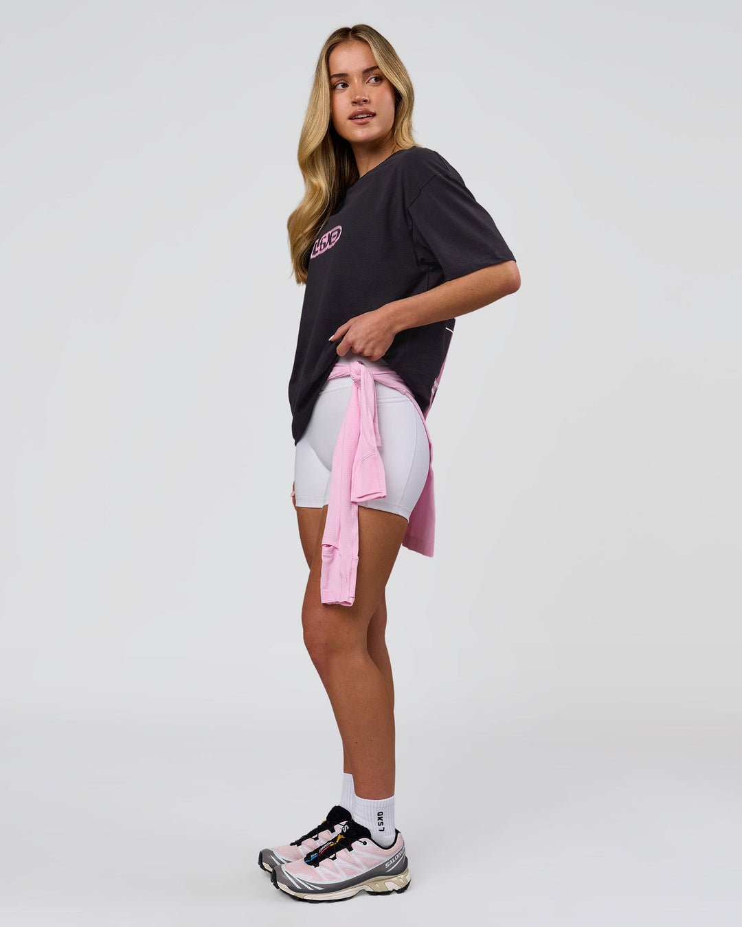 Woman wearing SoCal 26 FLXCotton Oversize Tee  - Onyx-Pink Rose | Model:Issy | Size:XS - view 15
