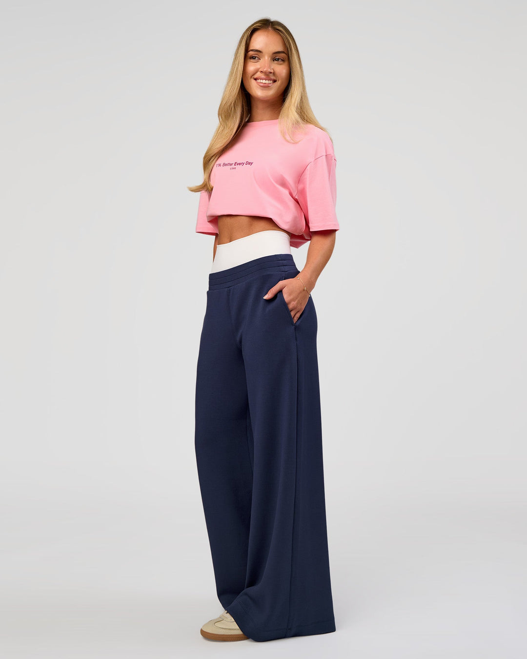 Woman wearing VS6 1% Better FLXCotton Oversize Tee - Pink Rose | Model:Issy | Size:XS - view 13