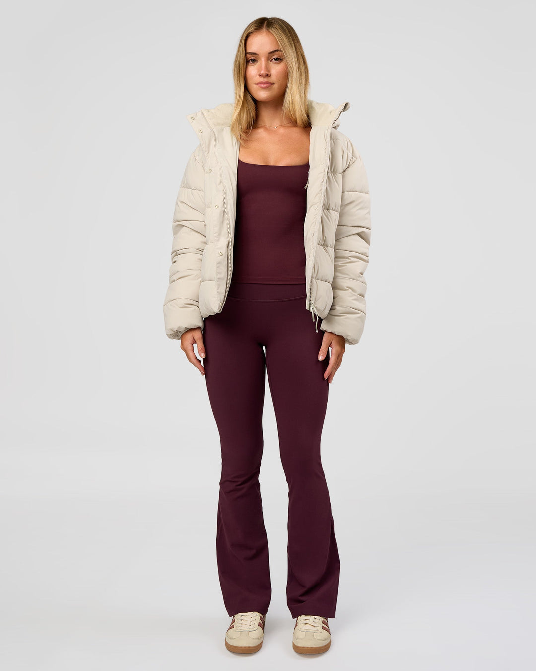 Woman wearing Go-To Puffer Jacket - Shale Beige | Model:Izzy | Size:XS - view 3