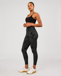 Woman wearing Fusion Ultra High-Rise 7/8 Legging Pockets - Obsidian/Black Tye Dye | Model:Rosie | Size:XS | Thumbnail Index: 2