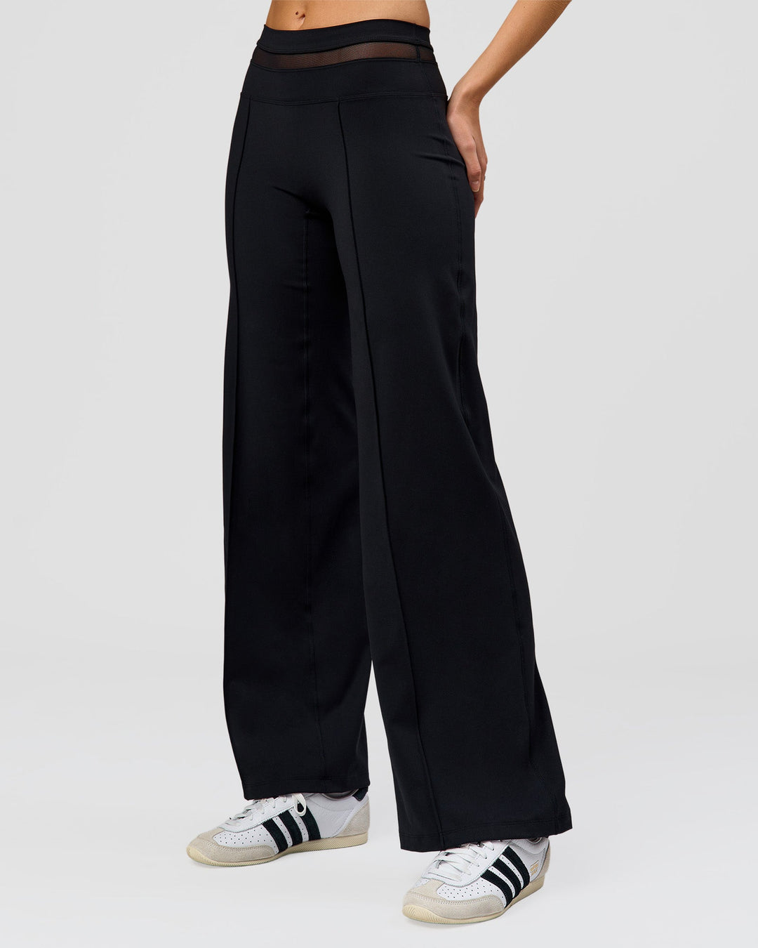 Woman wearing Dare Wide Leg Pant - Black | Model:Taneisha | Size:XS - view 1