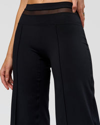 Woman wearing Dare Wide Leg Pant - Black | Model:Taneisha | Size:XS | Thumbnail Index: 7