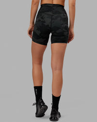 Elixir Ultra High-Rise 6" Short - Black Camo