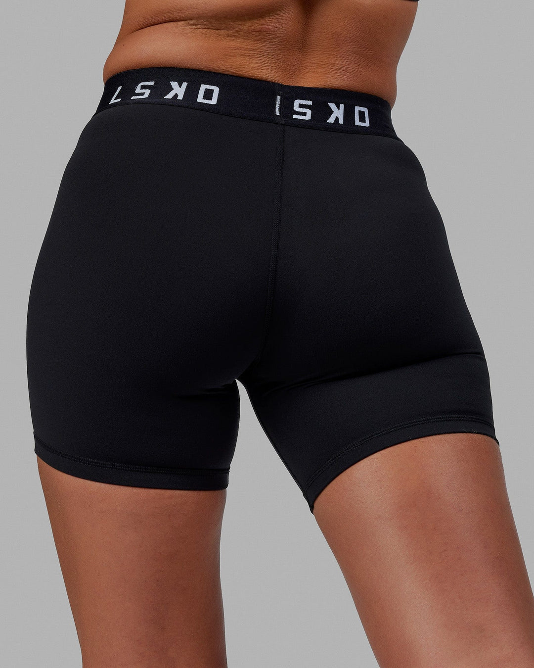 Extend Mid-Length Shorts - Black-White