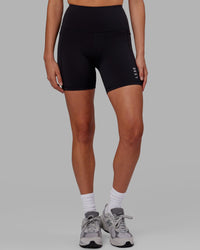 Flux Ultra High-Rise 6" Short Pockets - Black
