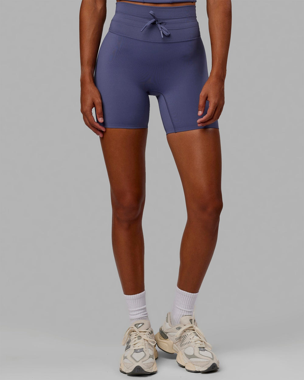 Woman wearing Resistance Mid-Length Shorts - Future Dusk