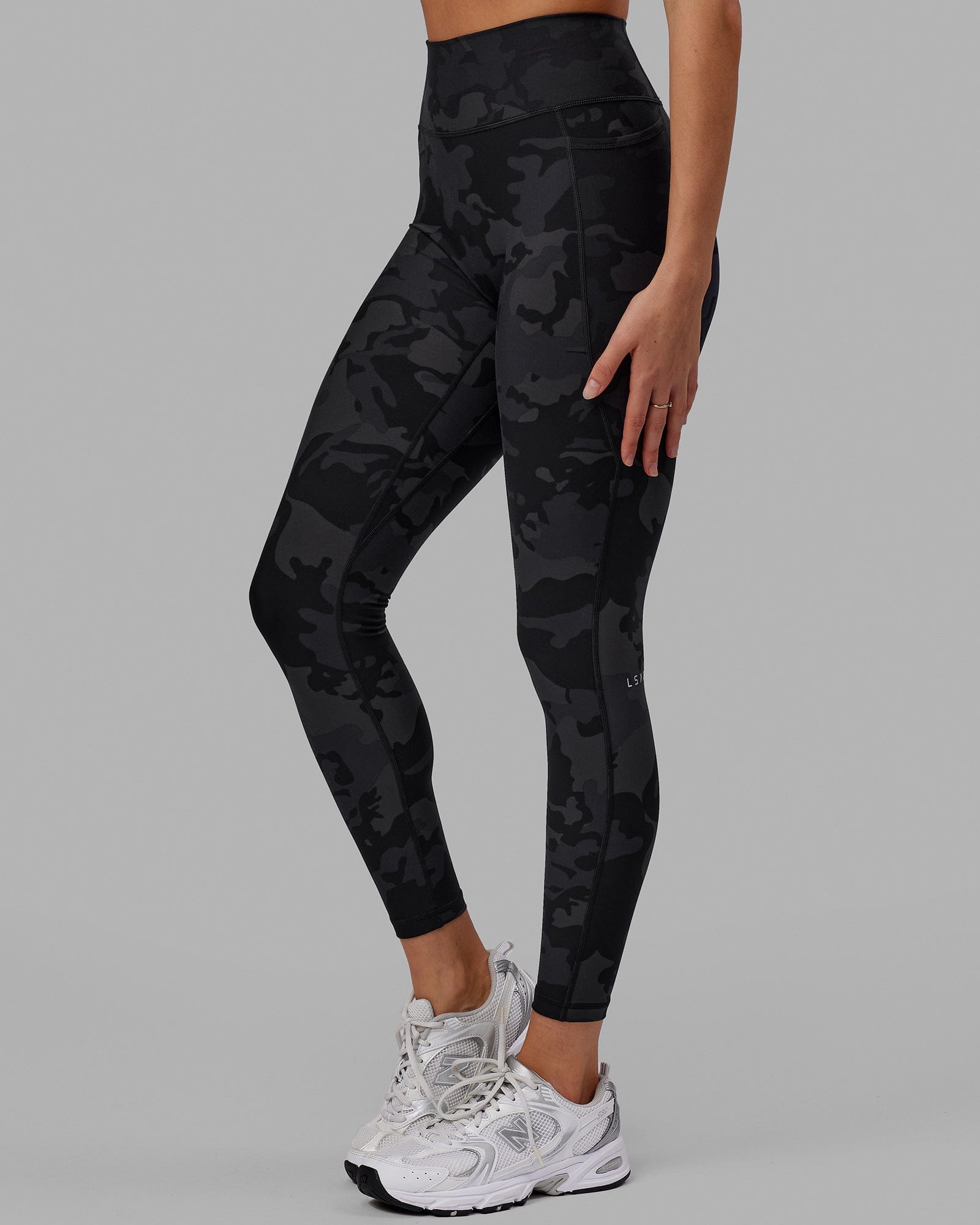 Nike black camo clearance leggings