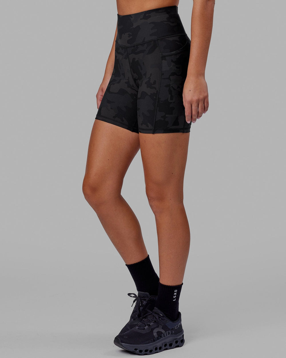 Rep Mid-Length Shorts - Black Camo