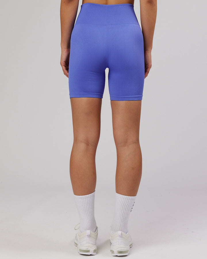 Limitless Seamless Mid-Length Short - Cornflower Blue